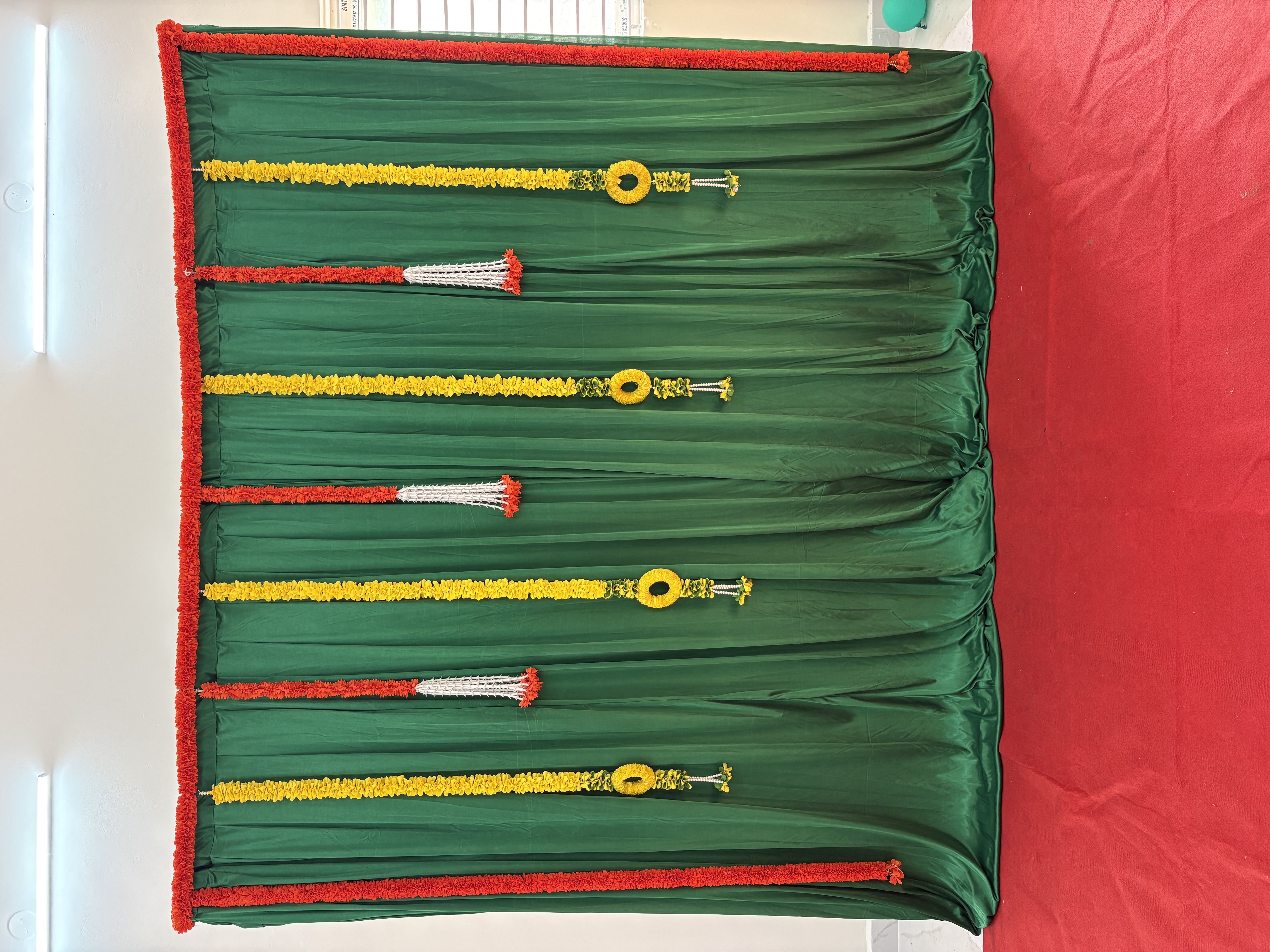 Green garland backdrop on rent in Chennai — photo 2
