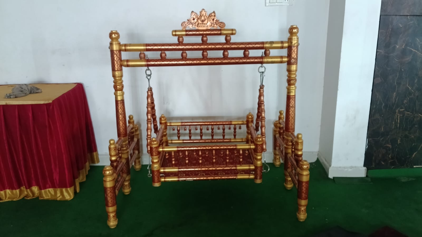 Golden Baby Cradle on rent in Hyderabad — photo 2