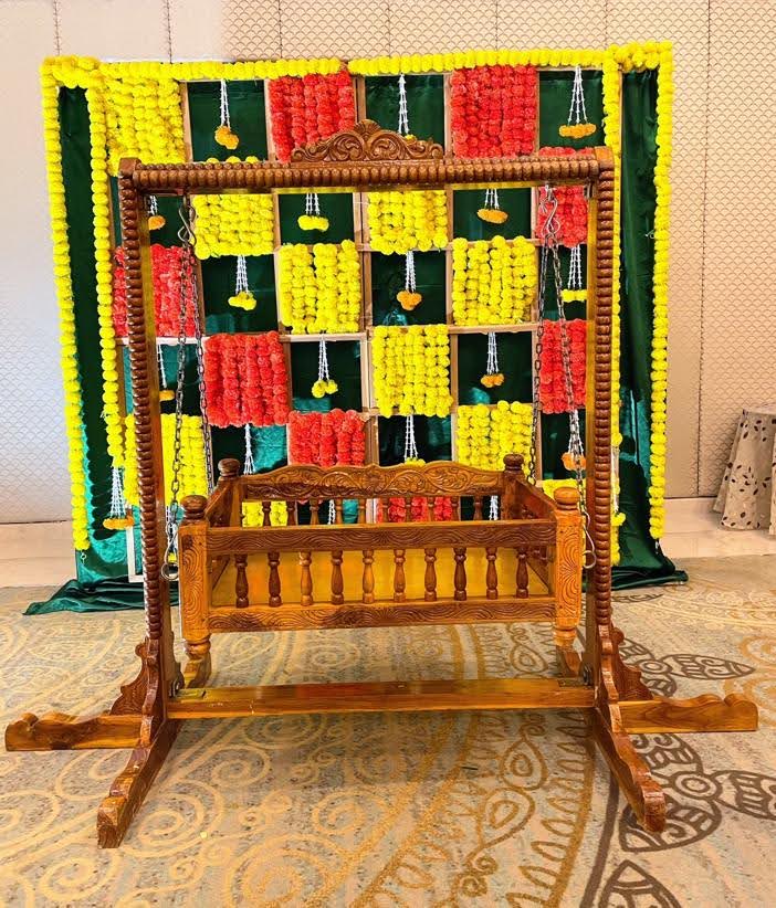 Royal Chain Cradle on rent in Hyderabad — photo 2