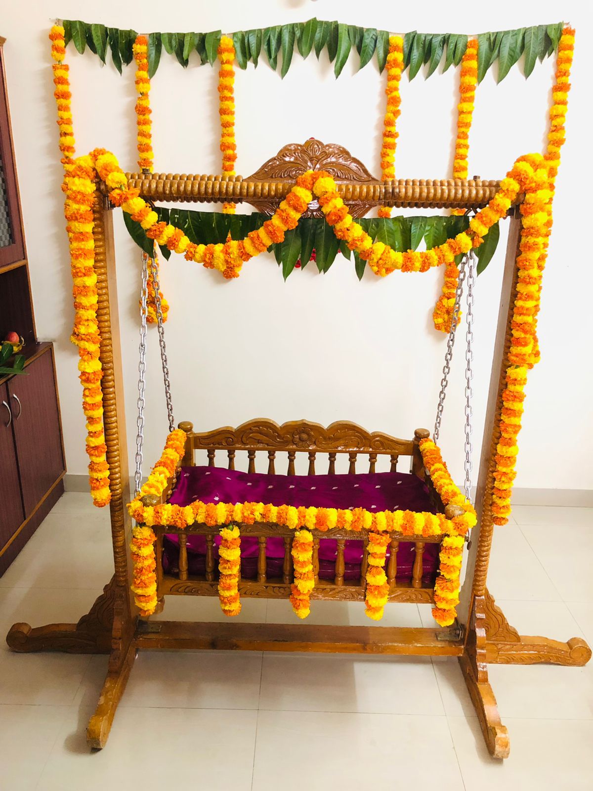 Royal Chain Cradle on rent in Hyderabad — photo 4